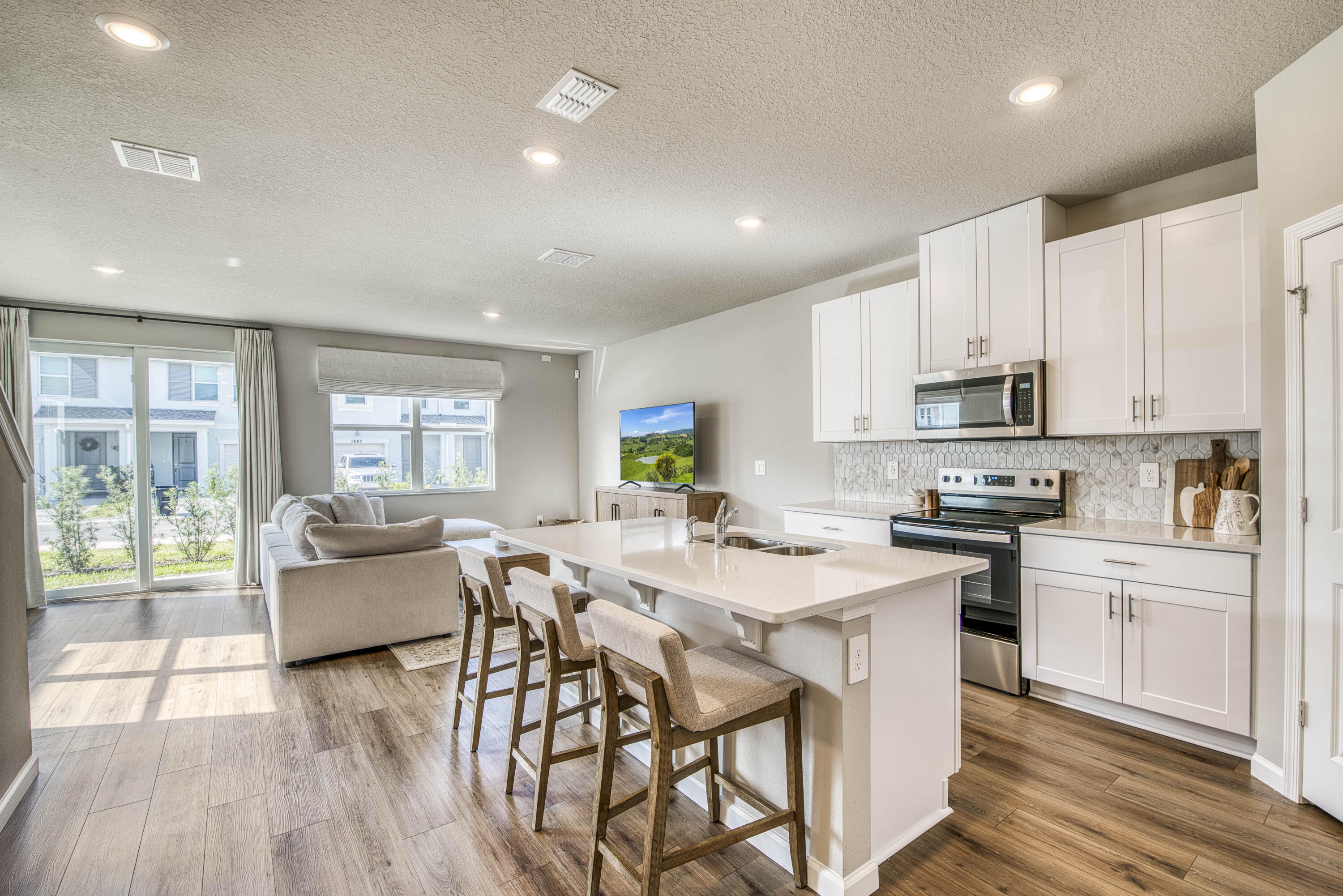 5735 Southeast Edgewater Circle Stuart, FL 34997 - Photo 10 of 40 _IMG1571_HDR