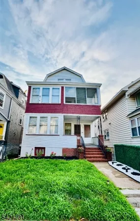 $2,300 | 313 Halsted Street, Unit 1, East Orange, NJ 07018