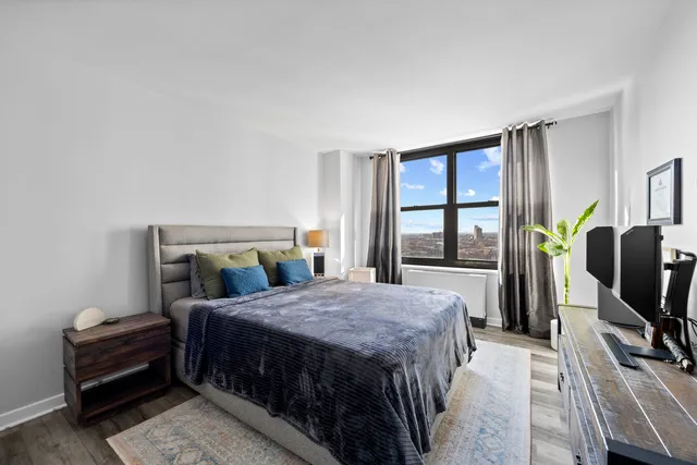 $325,000 | 3430 North Lake Shore Drive, Unit 15L, Chicago, IL 60657