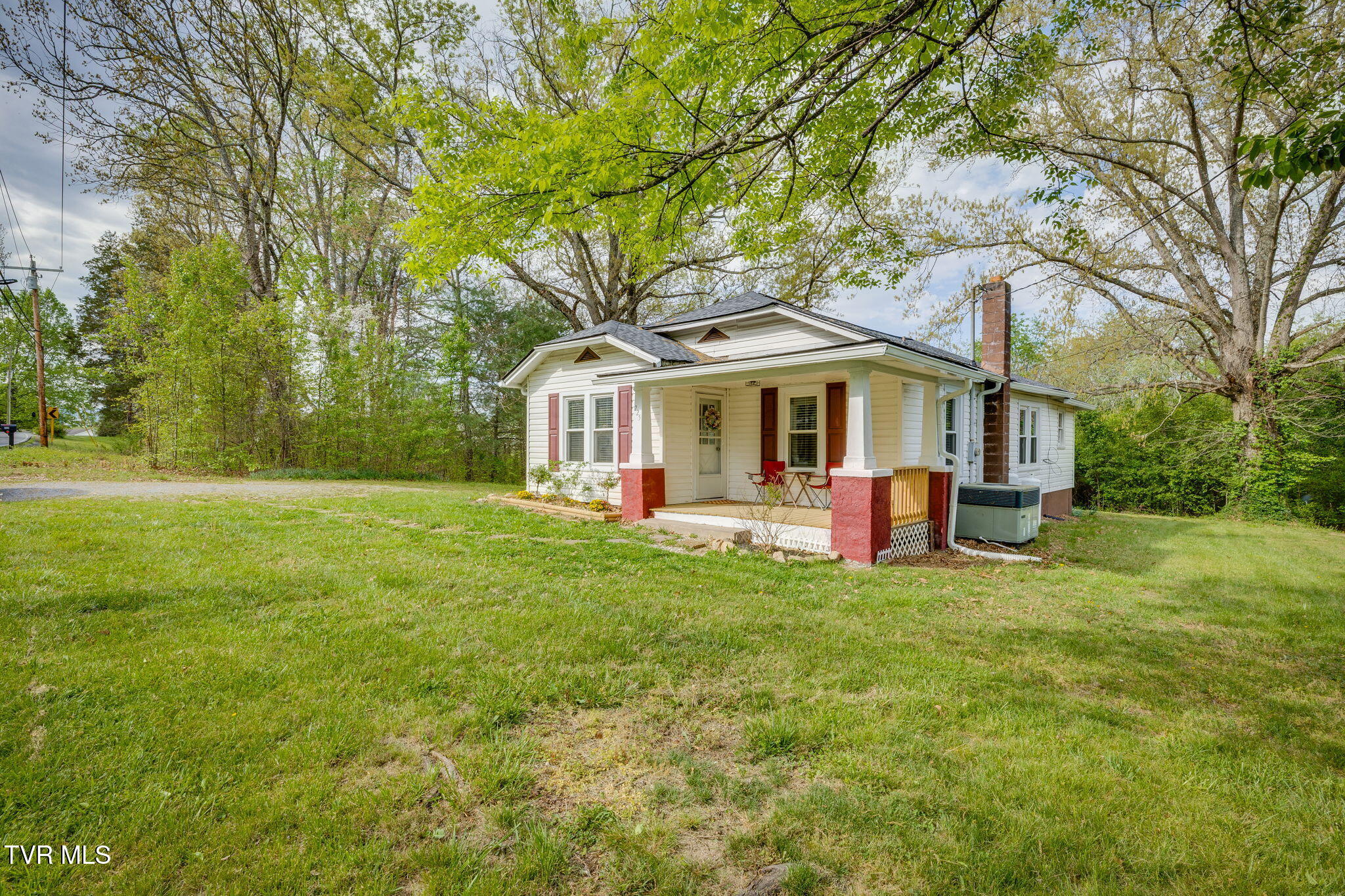 225 Washington College Station Road Limestone, TN 37681 - Photo 2 of 25 002