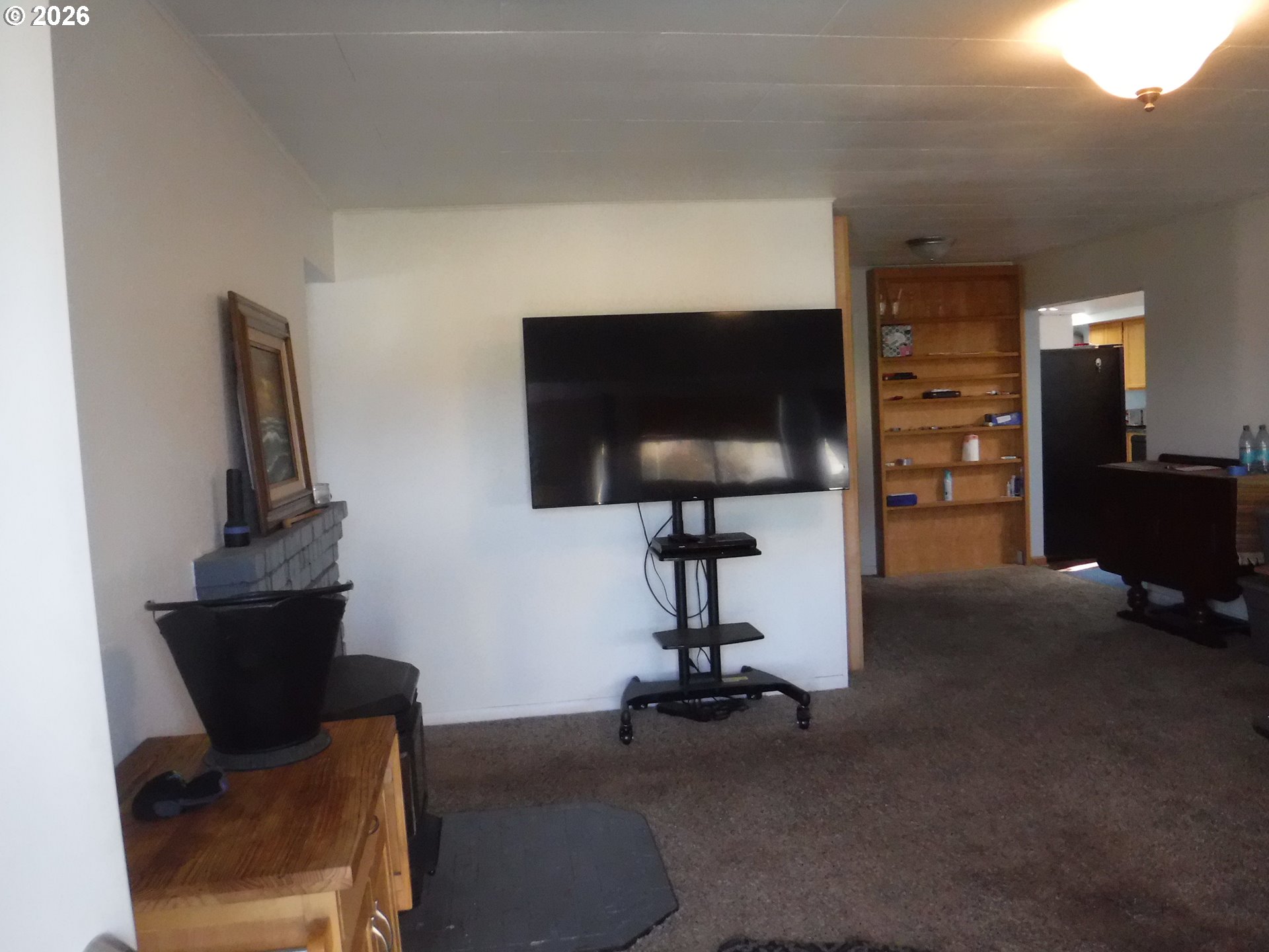 2075 Johnson Street North Bend, OR 97459 - Photo 11 of 26 Living Room