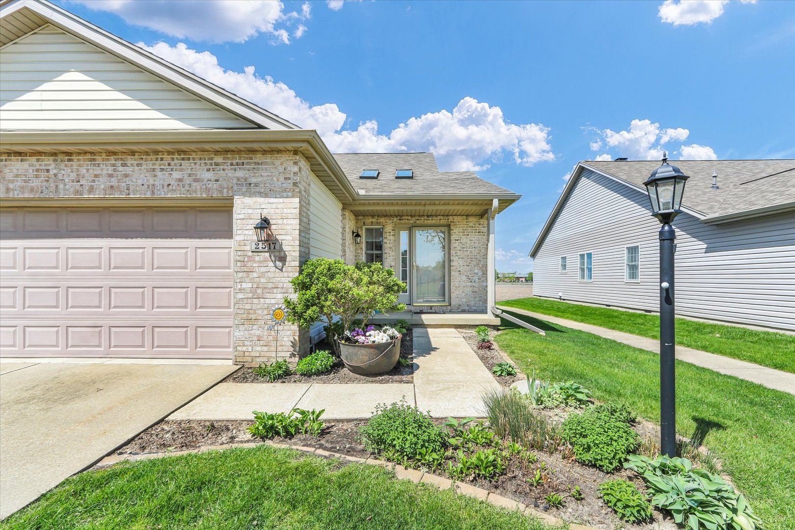 2517 Windward Boulevard, Unit 2517 Champaign, IL 61821 - Photo 4 of 30