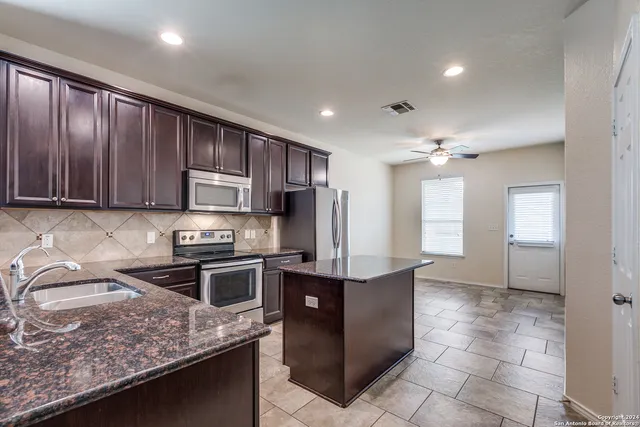 $1,800 | 11341 Fine Design, San Antonio, TX 78245