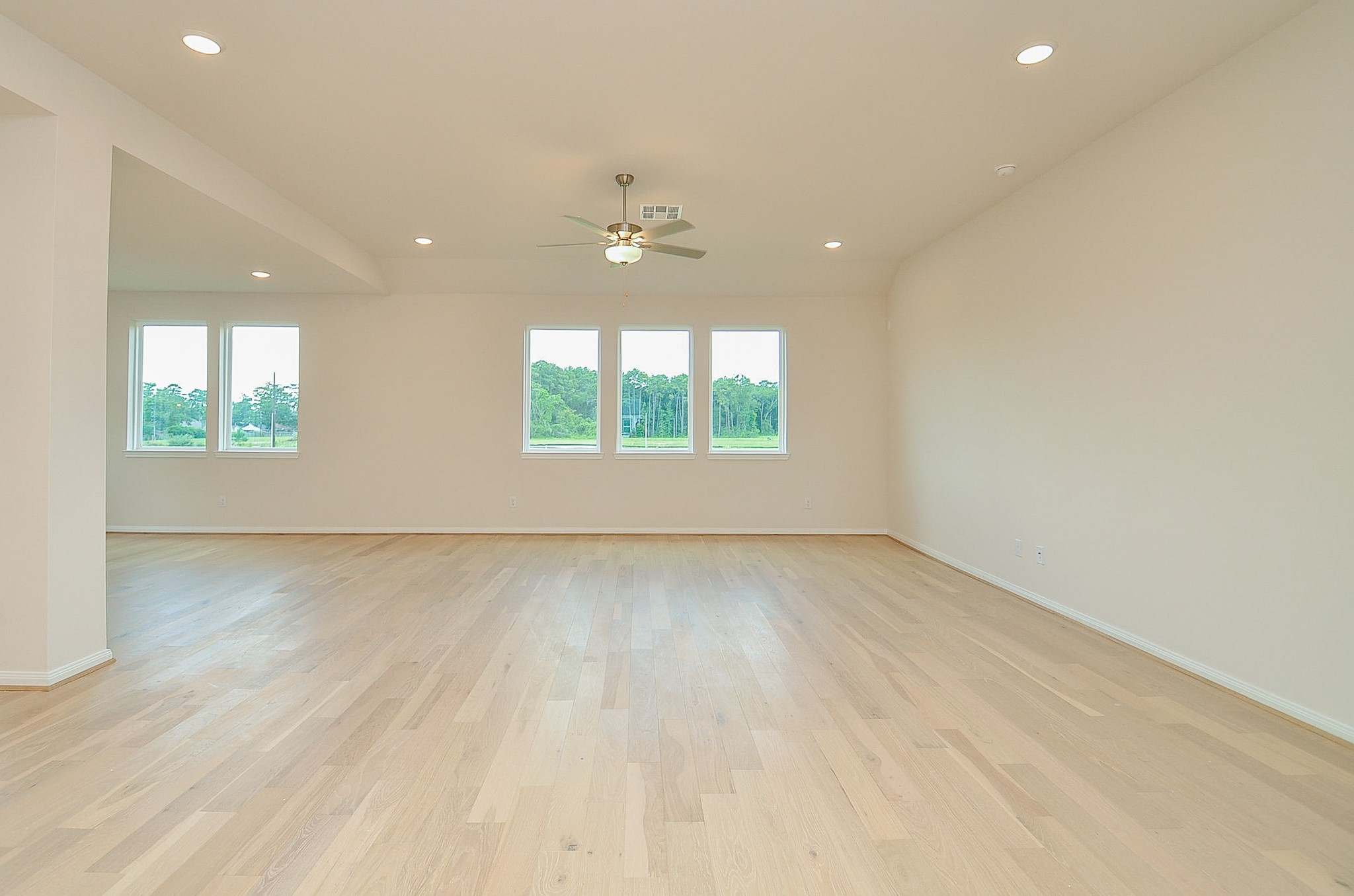 20637 Dynamic Court Humble, TX 77338 - Photo 8 of 32 an empty room with windows