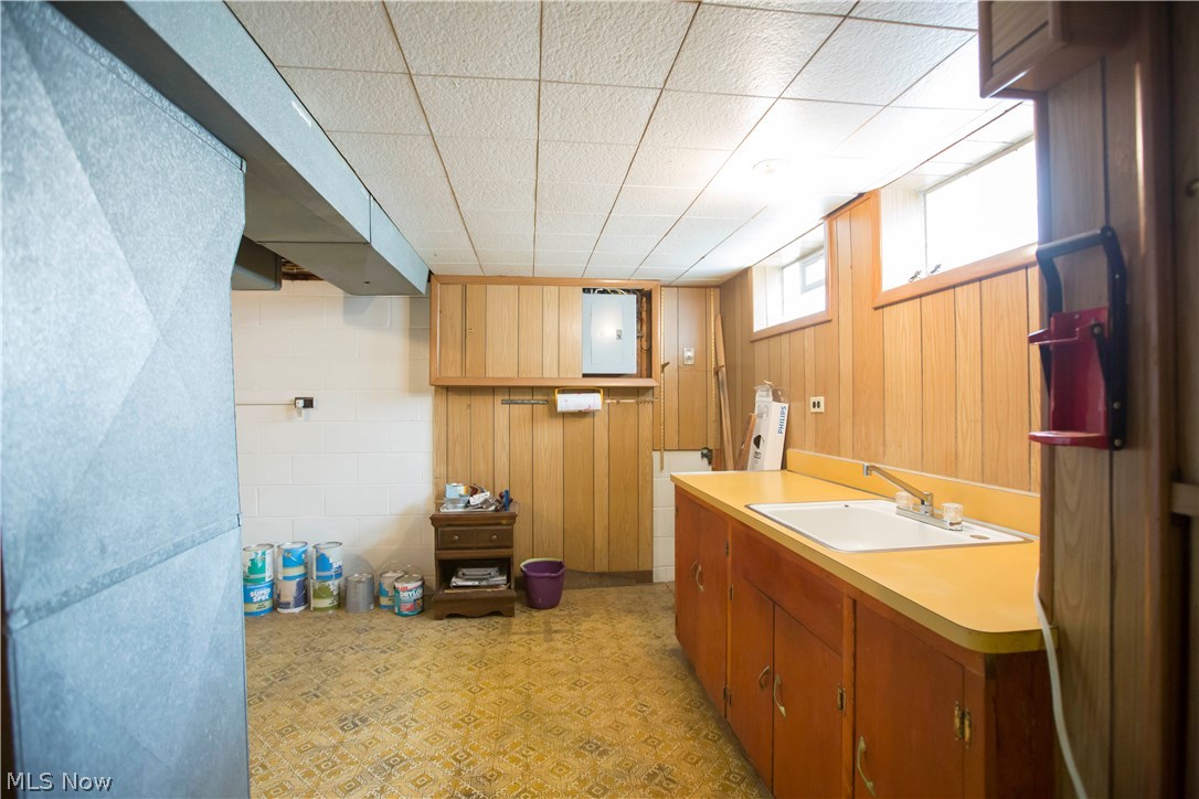 1118 Homestead Road Cleveland, OH 44121 - Photo 21 of 29