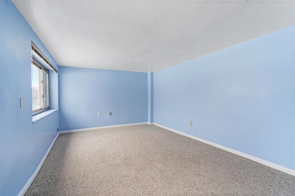 553 Lindsay Road Carnegie, PA 15106 - Photo 13 of 25 Gallery Image 13