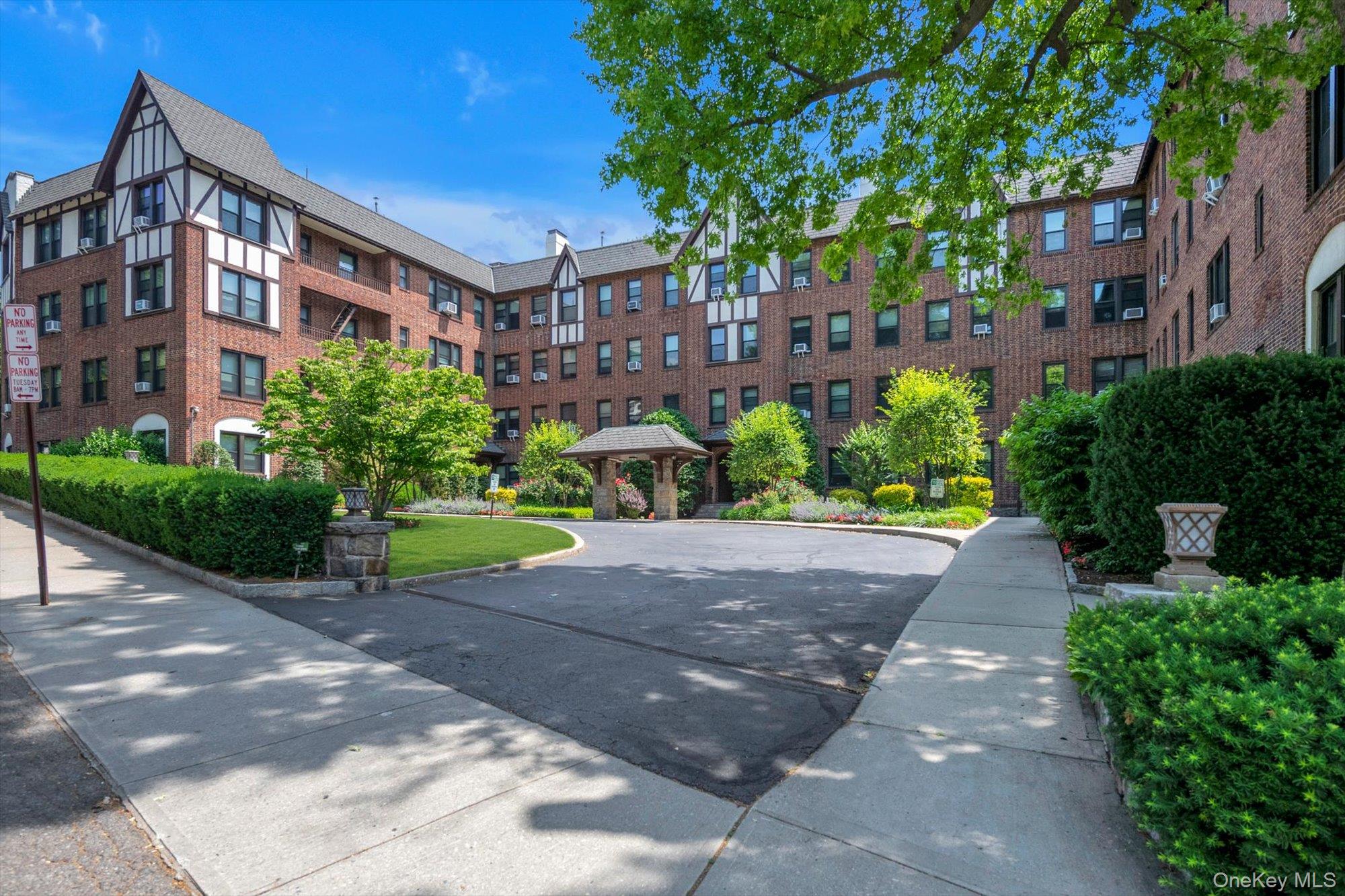 240 Bronxville Road, Unit C1 Bronxville, NY 10708 - Photo 13 of 16