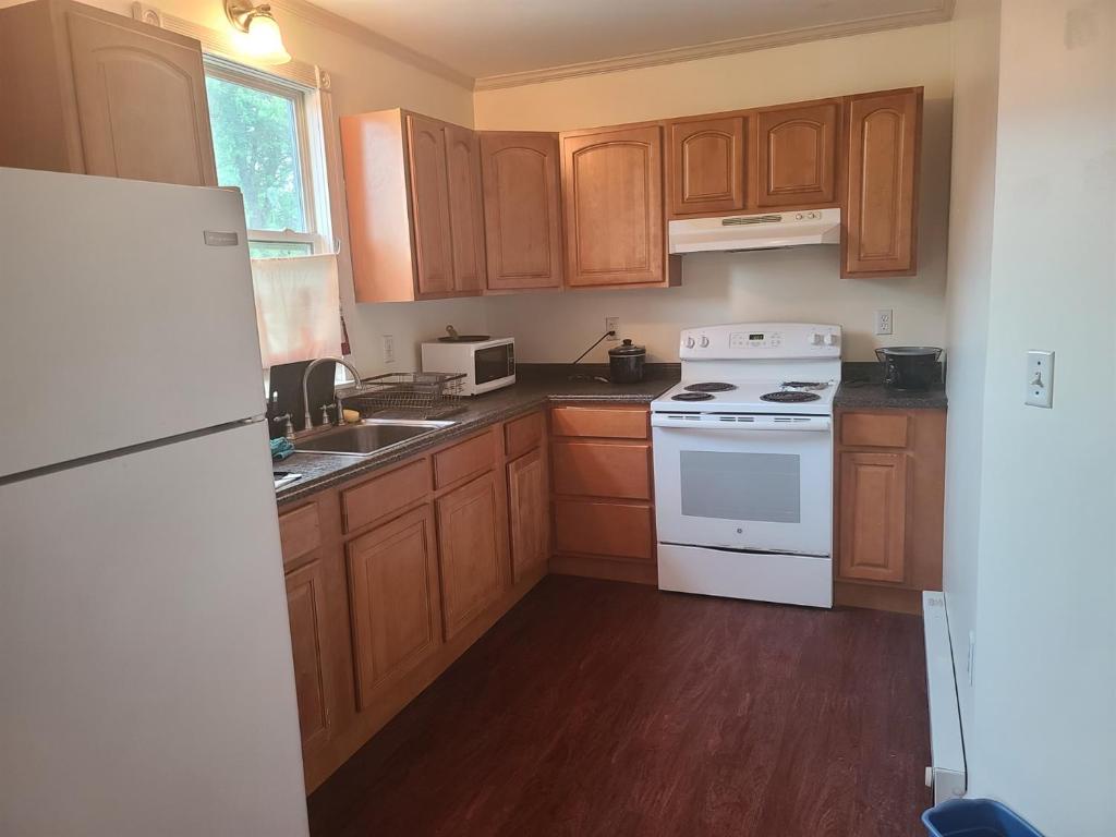 49 Bridge Street Sidney, NY 13838 - Photo 21 of 52 Upstairs apartment kitchen.