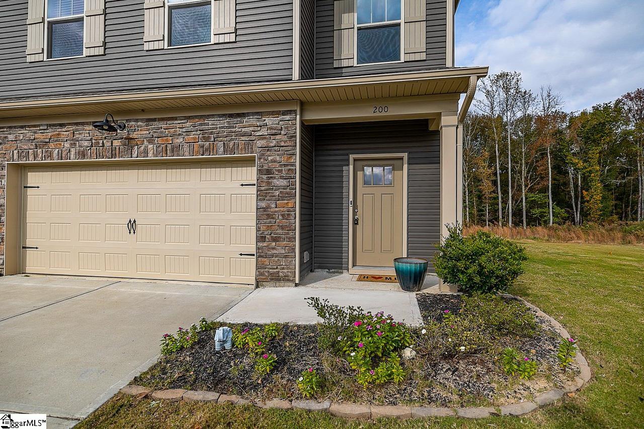 200 Whitby Court Fountain Inn, SC 29644 - Photo 2 of 26 Gallery Image 2