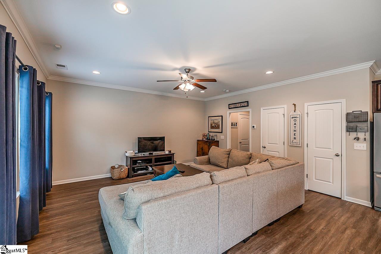 200 Whitby Court Fountain Inn, SC 29644 - Photo 3 of 26 Gallery Image 3