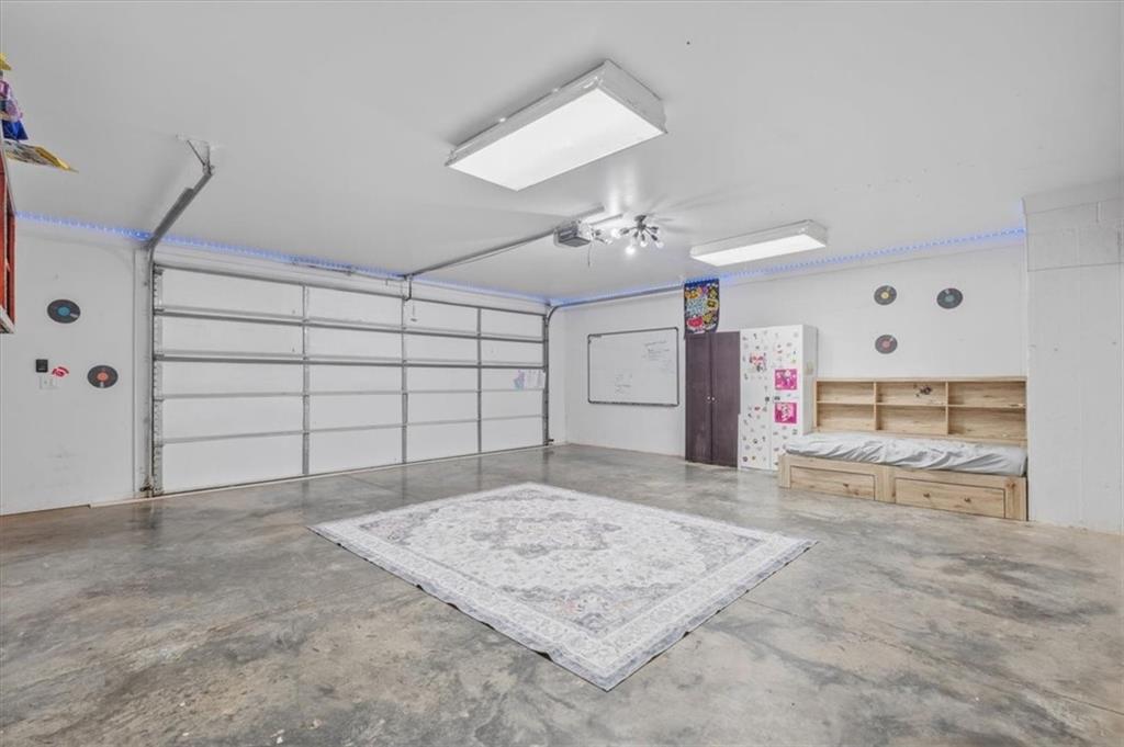 1491 Booze Mountain Road Silver Creek, GA 30173 - Photo 28 of 41 a view of a garage