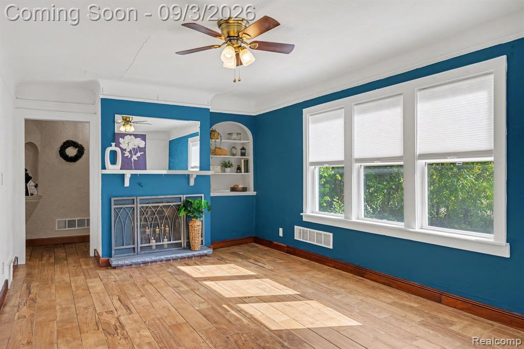 4735 Elizabeth Lake Road Waterford, MI 48327 - Photo 2 of 28 Gallery Image 2