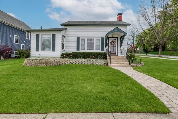 $339,900 | 302 East Division Street, Lemont, IL 60439