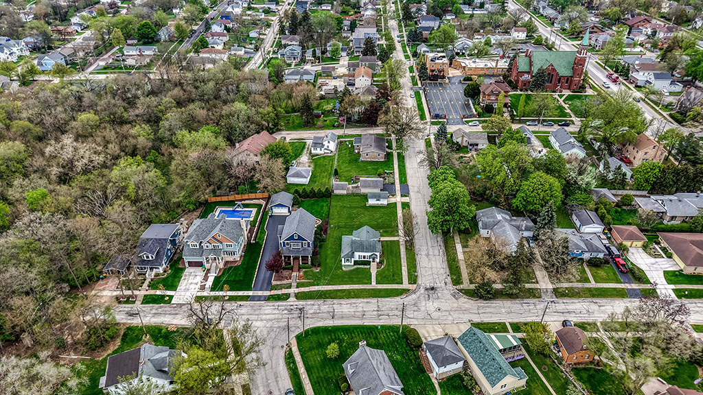 302 East Division Street Lemont, IL 60439 - Photo 24 of 26 an aerial view of multiple house