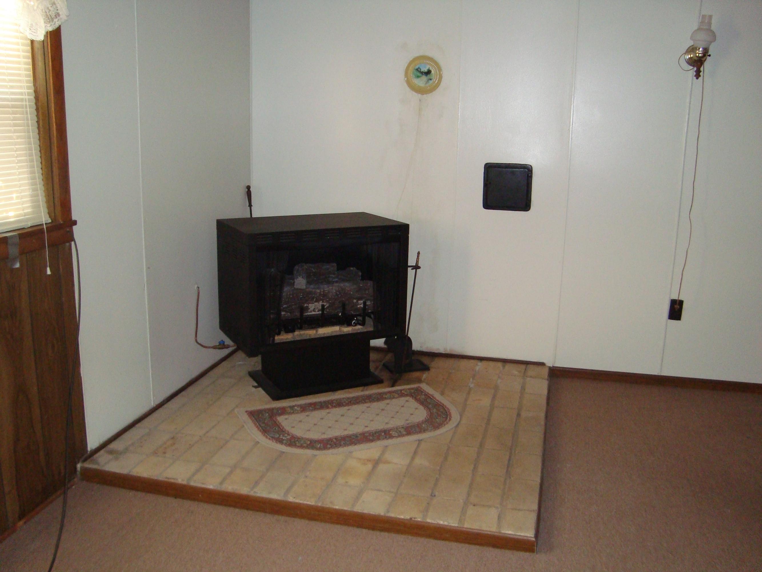 3288 Read Mountain Road Roanoke, VA 24019 - Photo 11 of 14 Rec Room