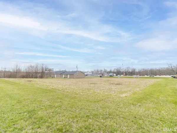 $250,000 | 5 North Memorial Drive, New Castle, IN 47362