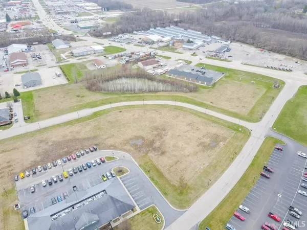 $250,000 | 5 North Memorial Drive, New Castle, IN 47362