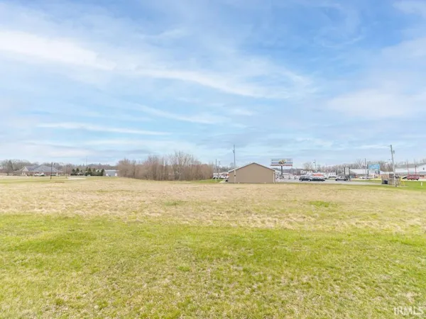 $250,000 | 5 North Memorial Drive, New Castle, IN 47362