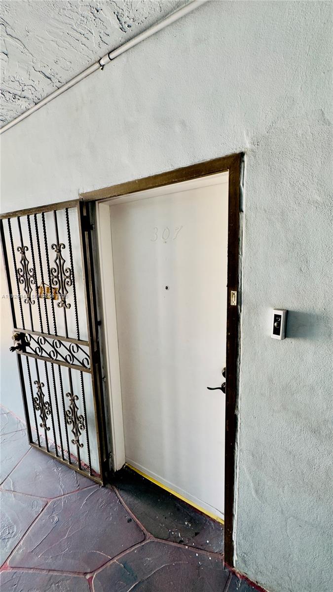 6070 West 19th Avenue, Unit 307 Hialeah, FL 33012 - Photo 3 of 19