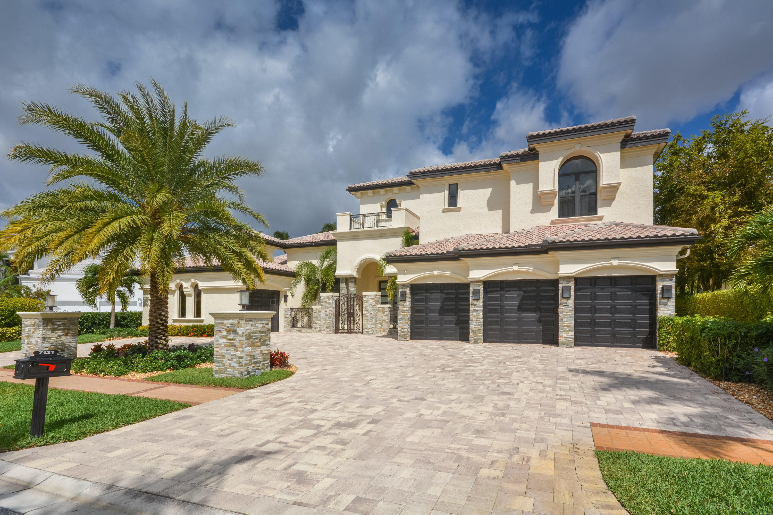 7121 Lions Head Lane Boca Raton, FL 33496 - Photo 3 of 86 exterior
