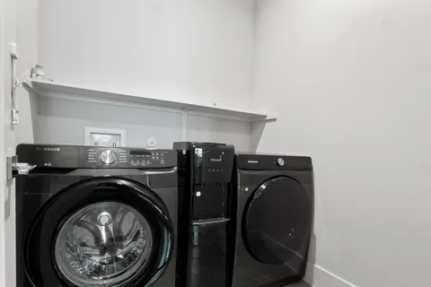 a close up view of washer and dryer