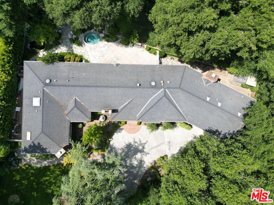 1265 Inverness Drive Pasadena, CA 91103 - Photo 54 of 56 an aerial view of a house