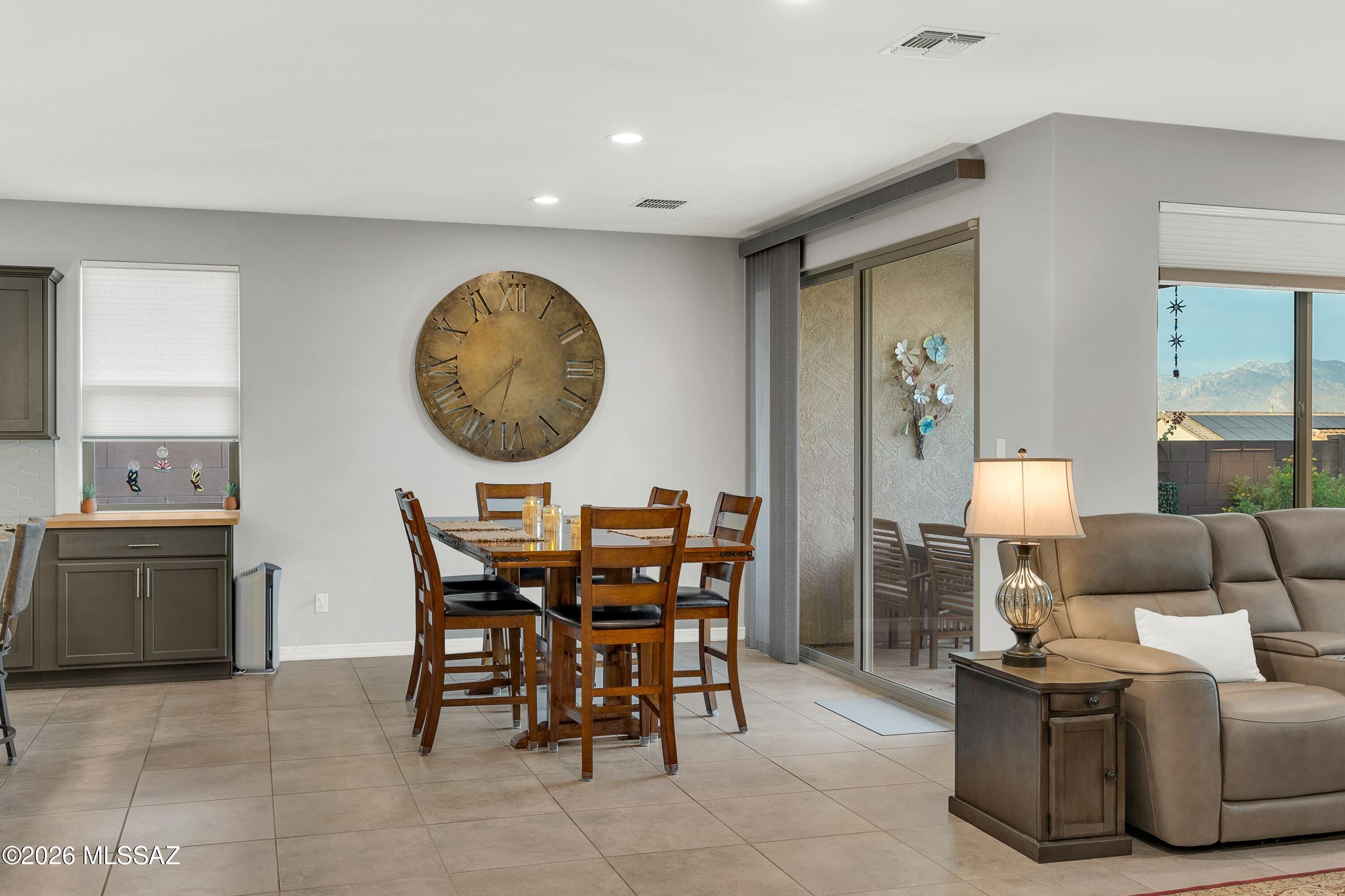 8428 North Lone Ranger Road Tucson, AZ 85743 - Photo 11 of 40