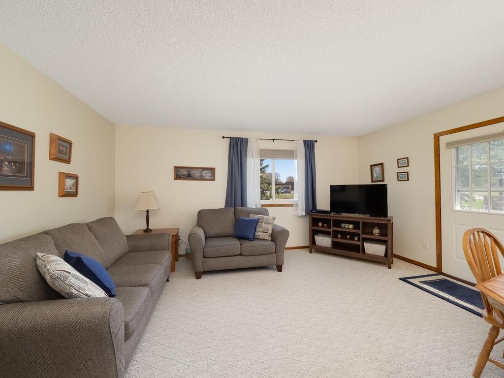 11135 Drake Street Northwest Coon Rapids, MN 55433 - Photo 4 of 17