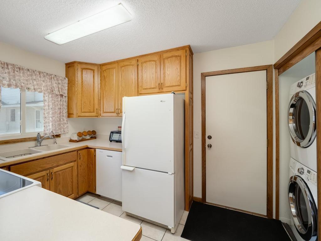 11135 Drake Street Northwest Coon Rapids, MN 55433 - Photo 10 of 17
