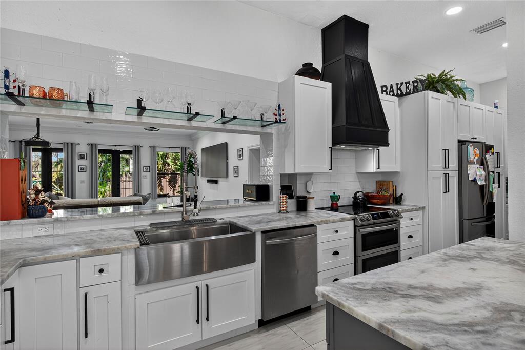 2211 Northeast 43rd Street Lighthouse Point, FL 33064 - Photo 15 of 44