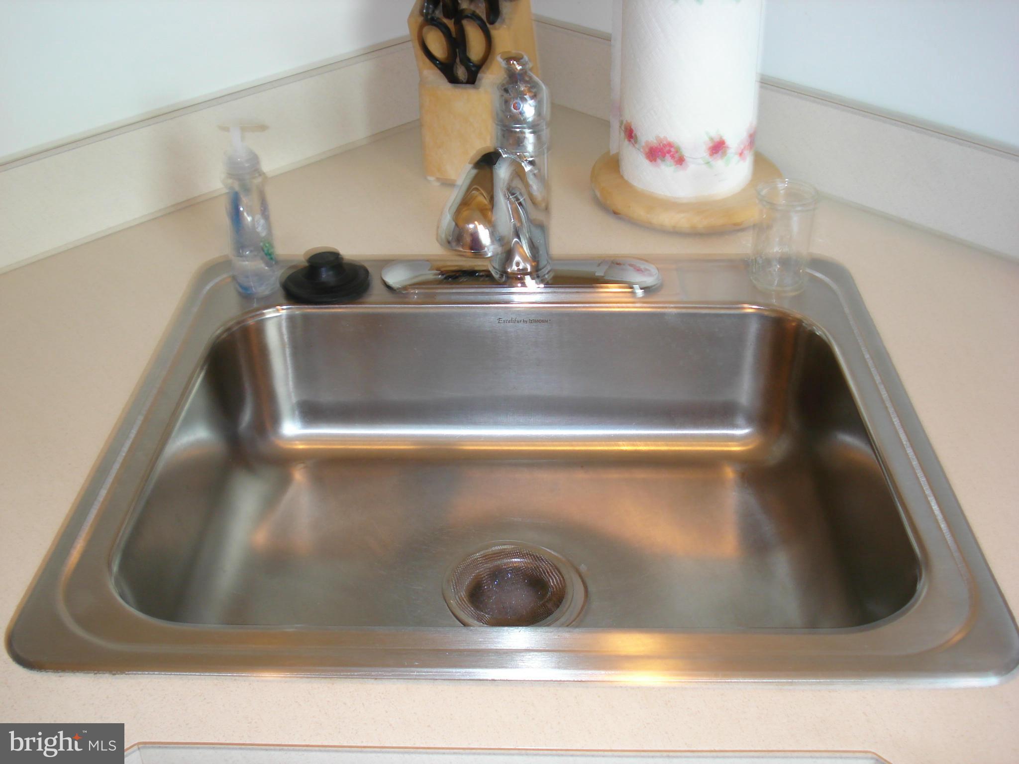 58 Timber Rock Road Gaithersburg, MD 20878 - Photo 14 of 22 Large Kitchen Sink