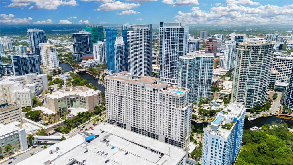 511 Southeast 5th Avenue, Unit 1906 Fort Lauderdale, FL 33301 - Photo 56 of 64 a picture of city view