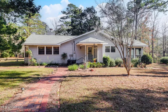 $459,000 | 16000 Moragas Lane, Kiln, MS 39556