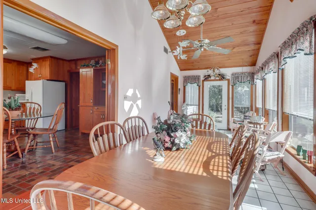 $459,000 | 16000 Moragas Lane, Kiln, MS 39556