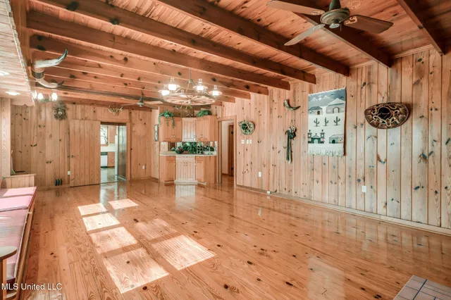 $459,000 | 16000 Moragas Lane, Kiln, MS 39556