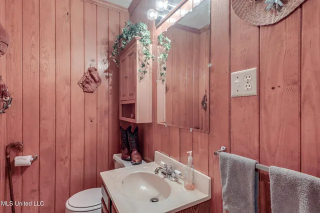 $459,000 | 16000 Moragas Lane, Kiln, MS 39556