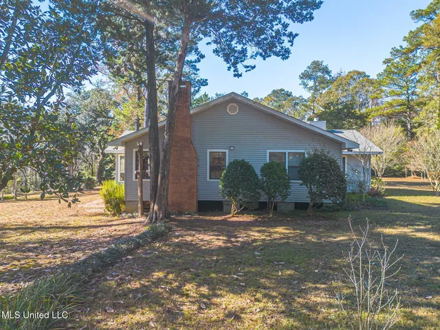 $459,000 | 16000 Moragas Lane, Kiln, MS 39556