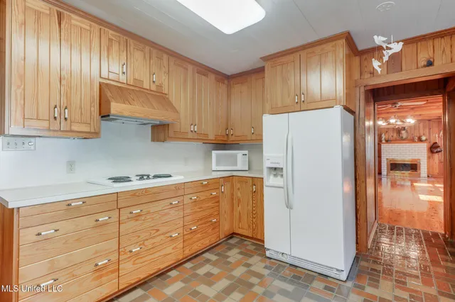 $459,000 | 16000 Moragas Lane, Kiln, MS 39556