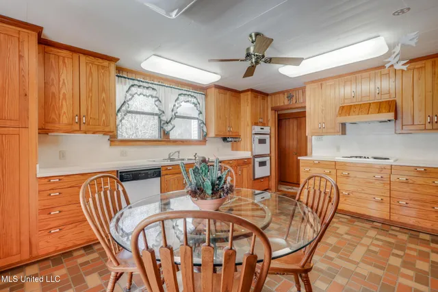 $459,000 | 16000 Moragas Lane, Kiln, MS 39556