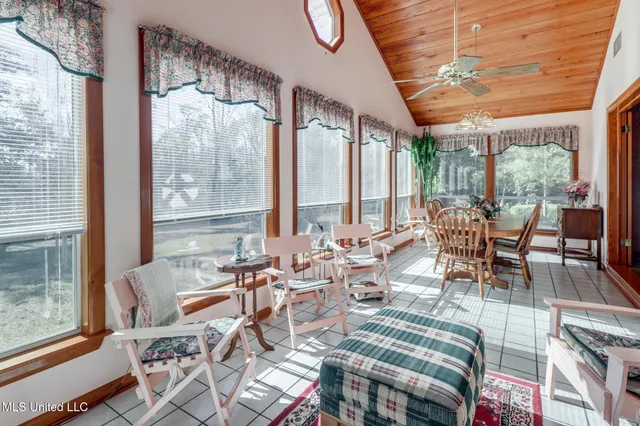 $459,000 | 16000 Moragas Lane, Kiln, MS 39556