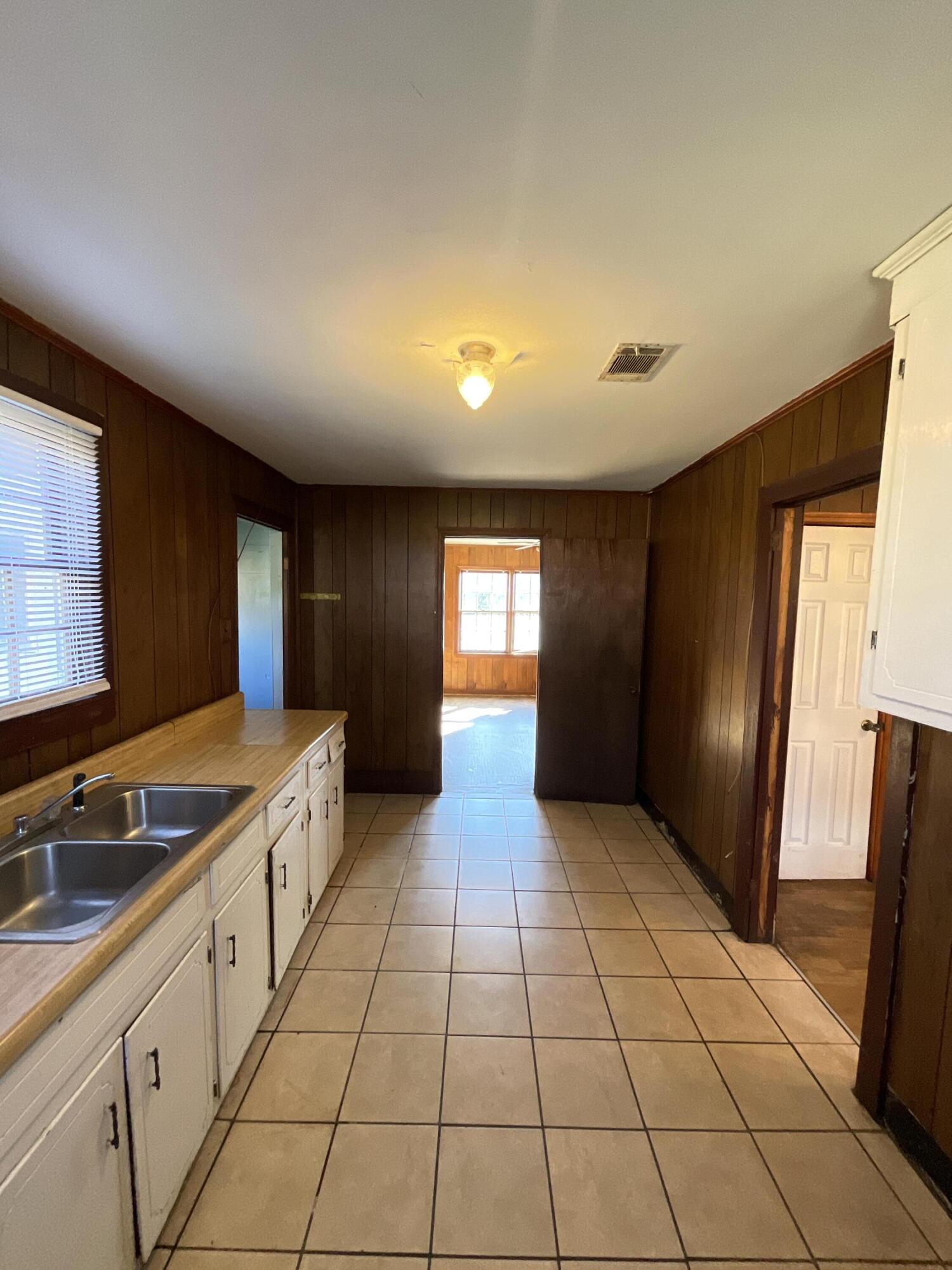1694 Douglas Street Augusta, GA 30901 - Photo 5 of 14 Kitchen