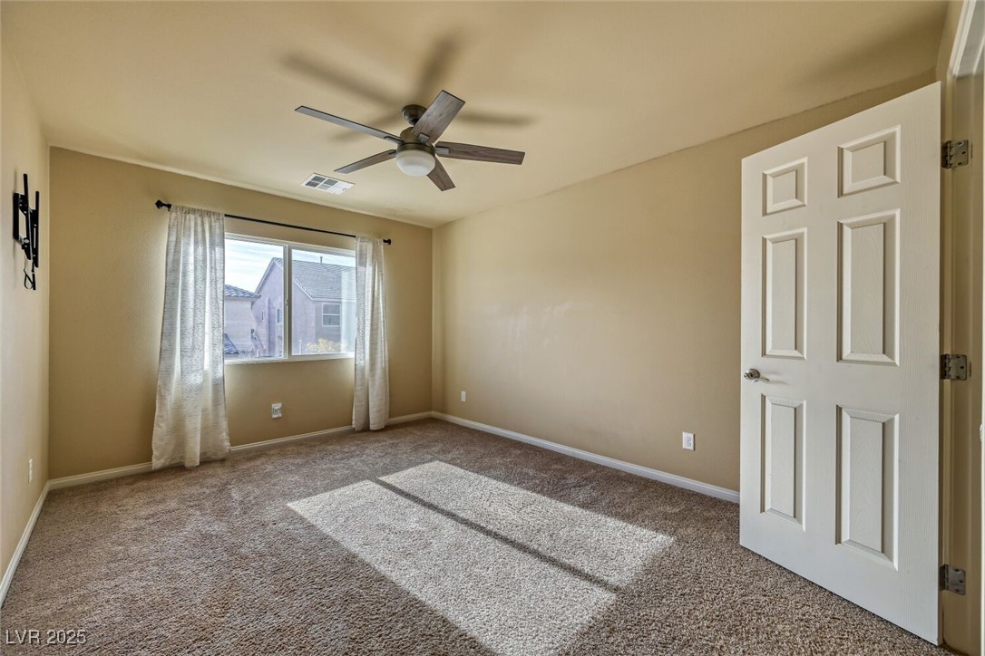 6239 Mustang Spring Avenue Las Vegas, NV 89139 - Photo 24 of 28 Bedroom 3 with walk-in closet