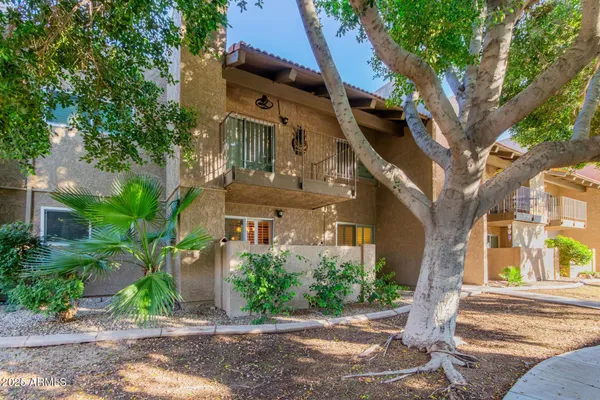 $2,000 | 5525 East Thomas Road, Unit E3, Phoenix, AZ 85018