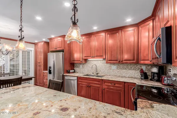 $2,000 | 5525 East Thomas Road, Unit E3, Phoenix, AZ 85018