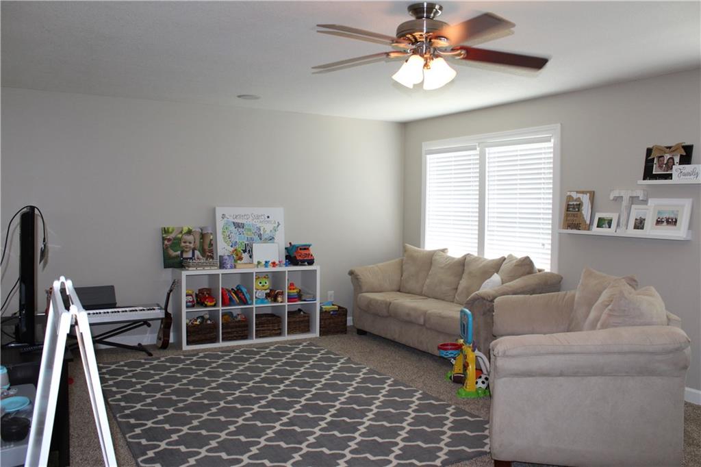 11193 Schoolhouse Road Fishers, IN 46037 - Photo 13 of 32 Gallery Image 13