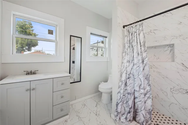 $1,875 | 615 Pacific Street, Houston, TX 77006