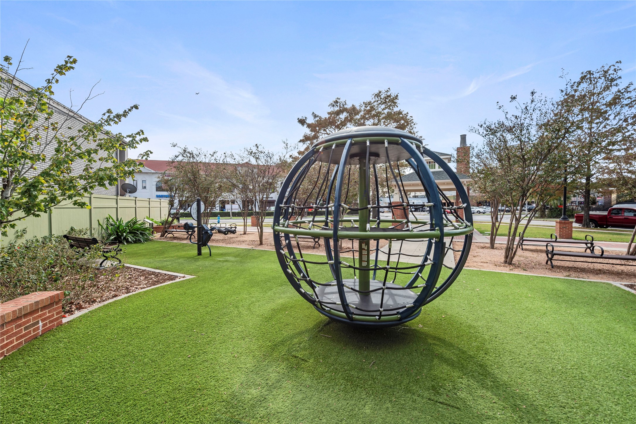 615 Pacific Street Houston, TX 77006 - Photo 26 of 30 a view of yard with swimming pool