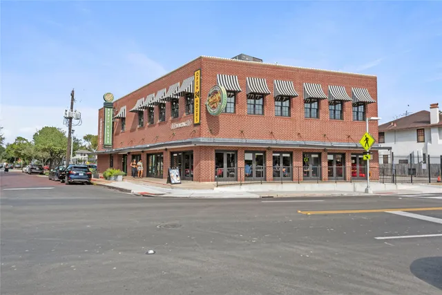 $1,875 | 615 Pacific Street, Houston, TX 77006