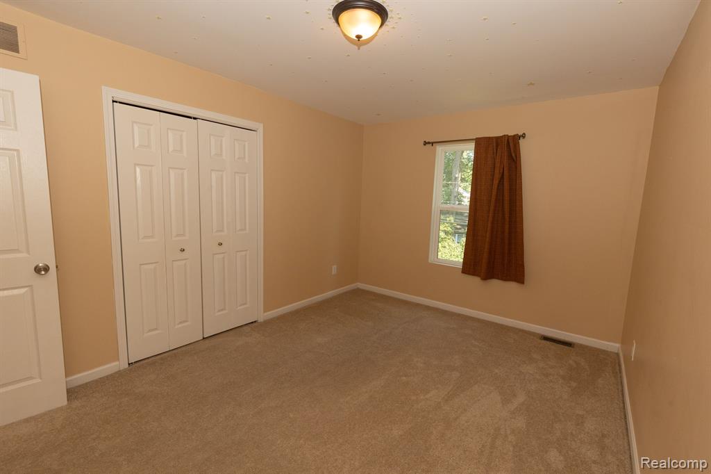 21116 Middlebelt Road Farmington Hills, MI 48336 - Photo 26 of 43