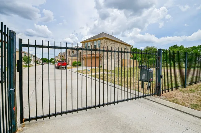 $2,600 | 14510 Sanour Drive, Houston, TX 77095